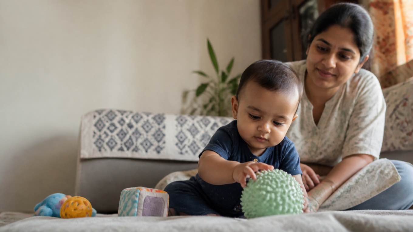 Your baby at 8 months: pulling up, pincer grip and real opinions