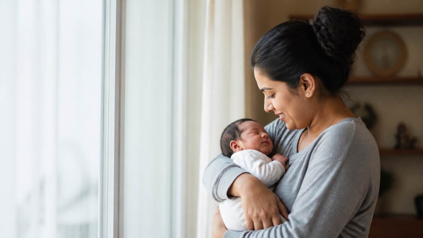 Baby week 3: the first growth spurt, and the first tummy-time workout