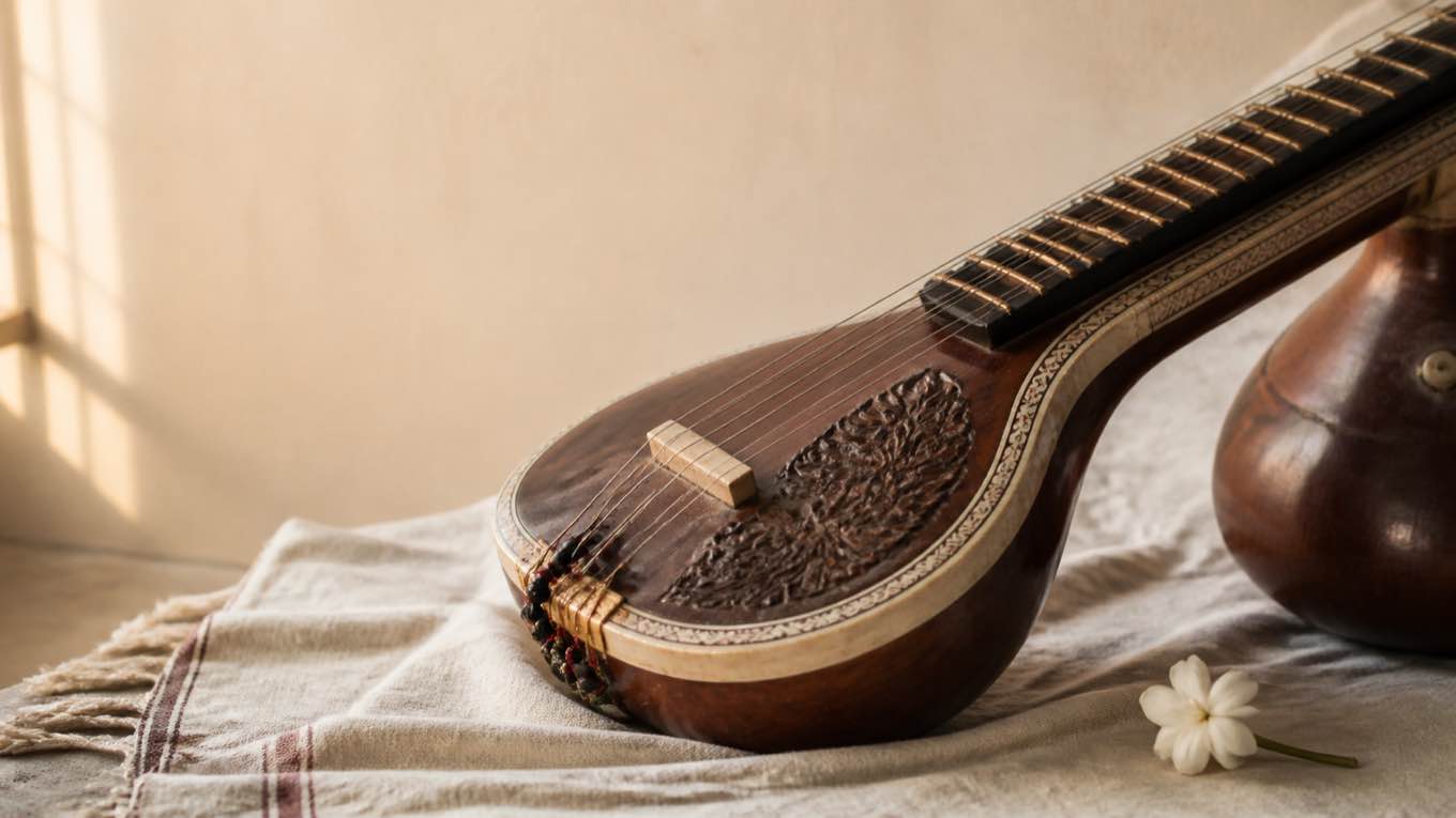இசையும் கலையும் பொருளாகும் தமிழ்ப் பெயர்கள் — இசை, யாழ், பண், கலை, ஓவியம்