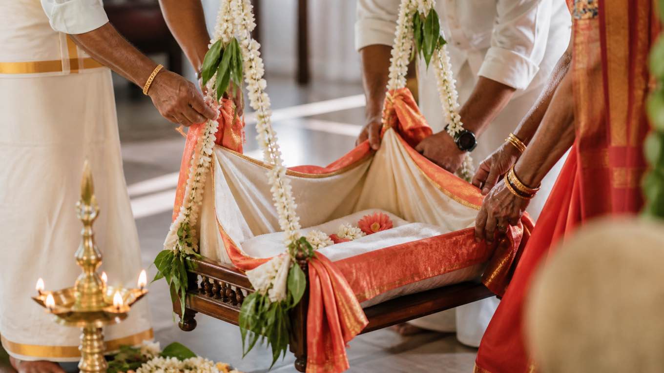 பெயர் சூட்டு விழா: 11ஆம் நாள் வழக்கம், விழா நடைமுறை, பிறப்புப் பதிவு வழிகாட்டி